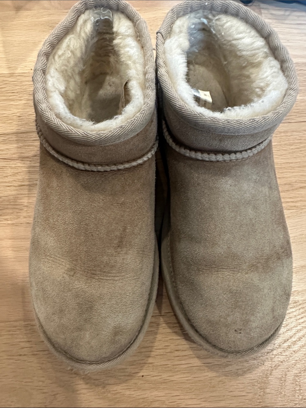Women's Tan Uggs Shearling Lined Ankle Boots size 7